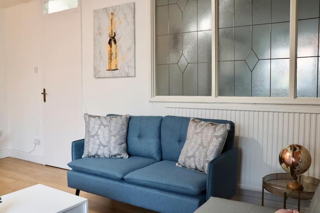 Lovely Staycation With Family Free Parking & Wifi Leeds  Exterior foto