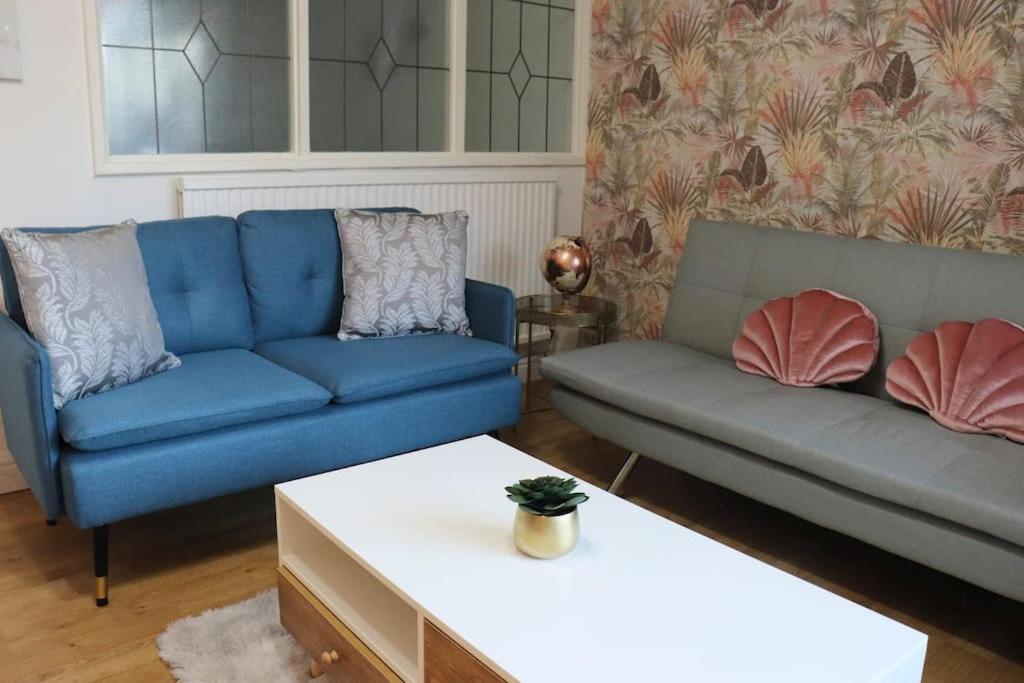 Lovely Staycation With Family Free Parking & Wifi Leeds  Exterior foto
